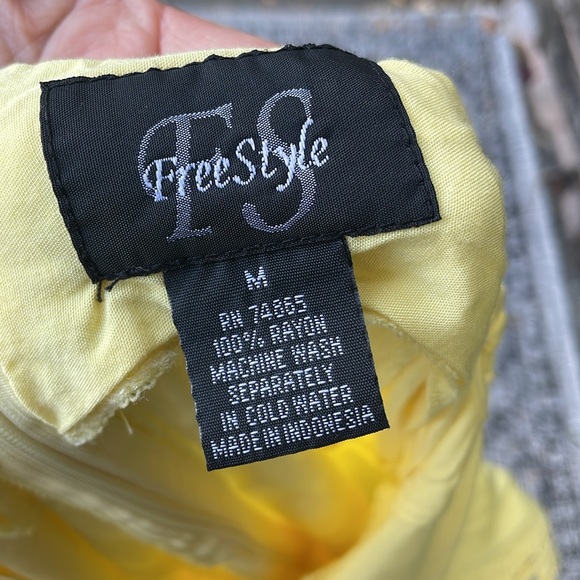 Freestyle, beautiful cut Work embroidery halter dress - Picture 8 of 10